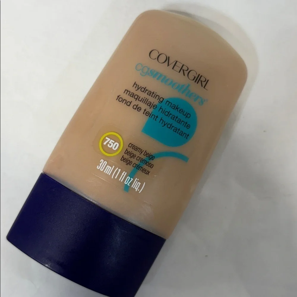 COVERGIRL CG Smoothers Foundation - Creamy Beige 750 30 ml 1 fl oz